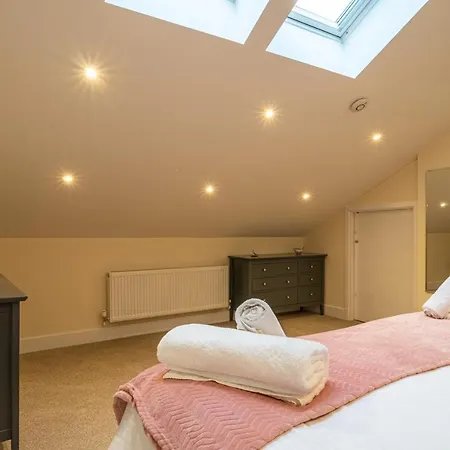 The Warren - Town Centre, With Parking Ferienhaus *