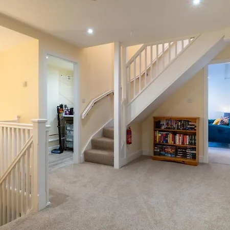 Tatil Evi The Warren - Town Centre, With Parking *